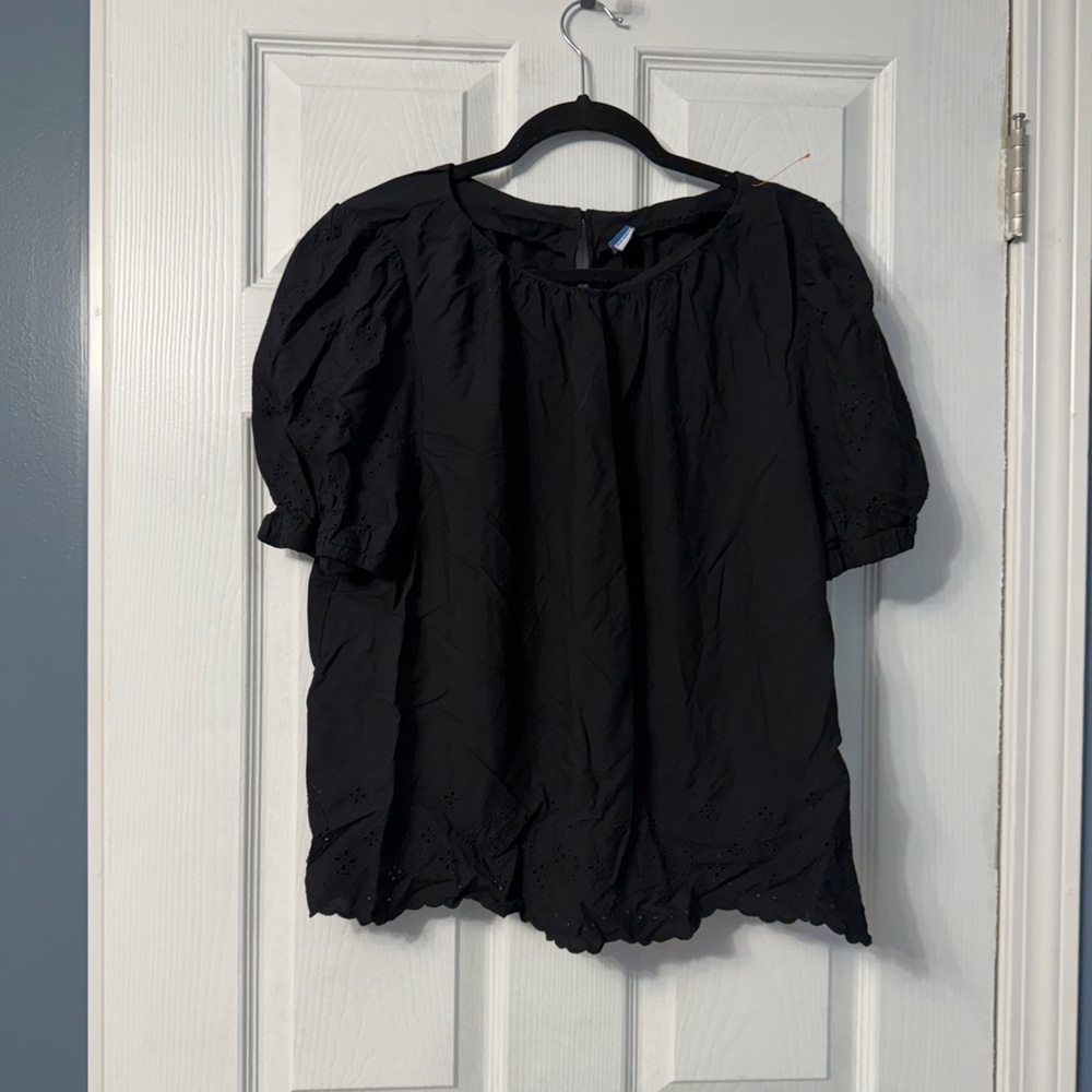Old Navy black top with puff sleeves size xl